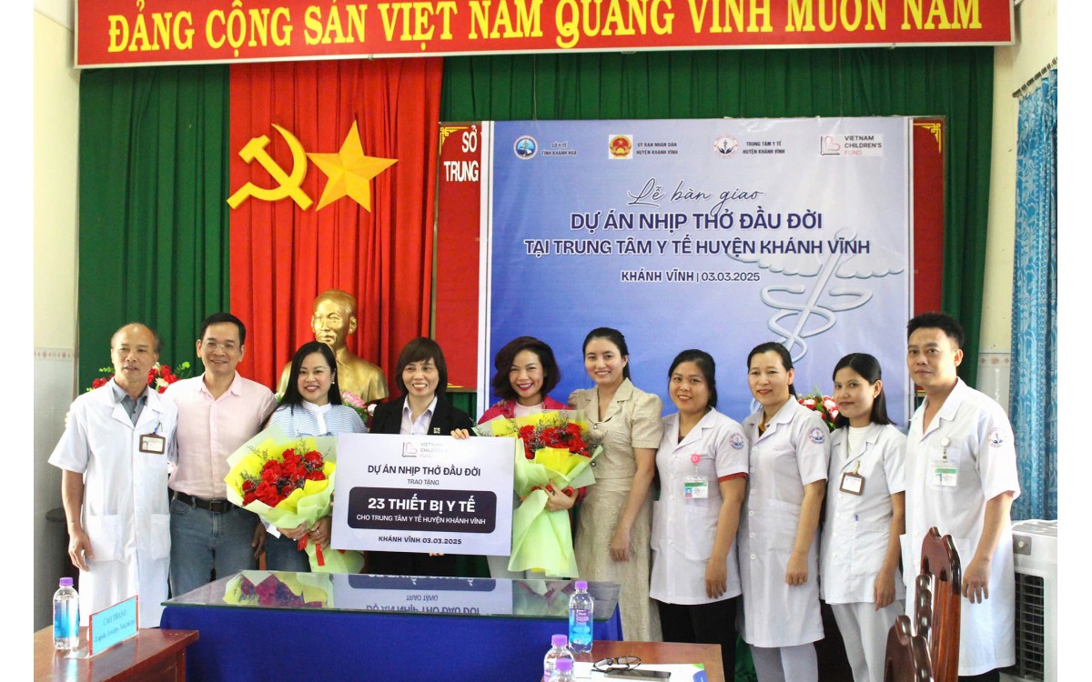 CEO LAPOLA JEWELRY ĐỒNG H&Agrave;NH HỖ TRỢ THIẾT BỊ Y TẾ - TRAO Y&Ecirc;U THƯƠNG, GIEO HY VỌNG